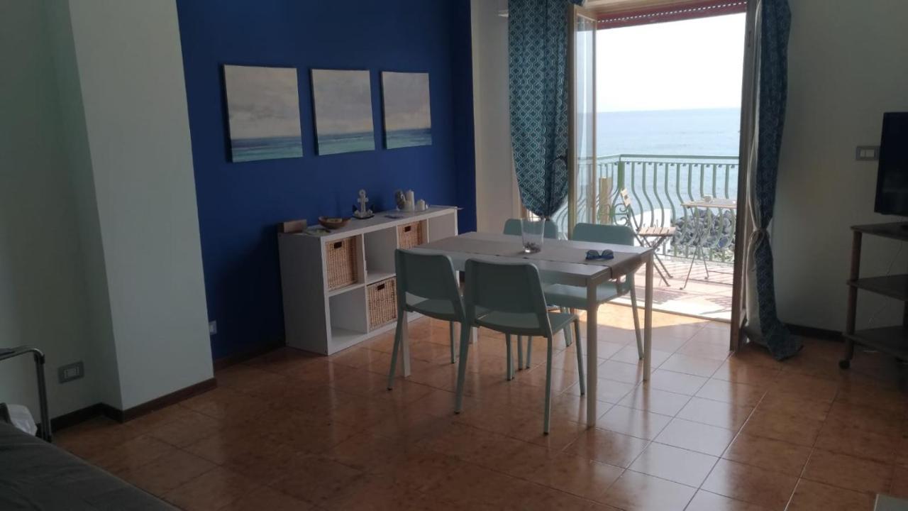 Beachfront Джардини-Наксос Экстерьер фото